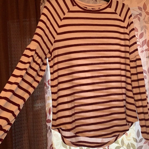 Old Navy top (final price) - Picture 3 of 3